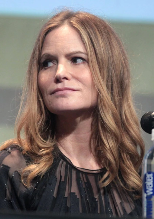 <strong>Jennifer Jason Leigh</strong>. Kuva Kirjoittaja Gage Skidmore.