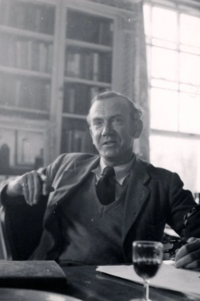 Dangerous Edge: A Life of Graham Greene Juliste